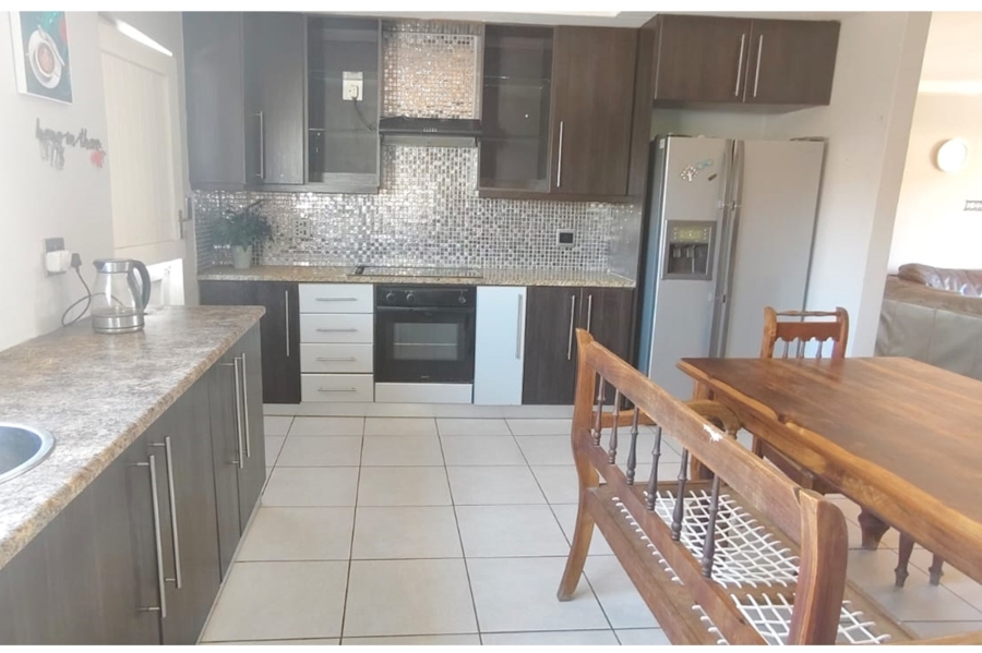 To Let 3 Bedroom Property for Rent in Pacaltsdorp Western Cape
